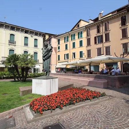 Zanardelli Square Salò