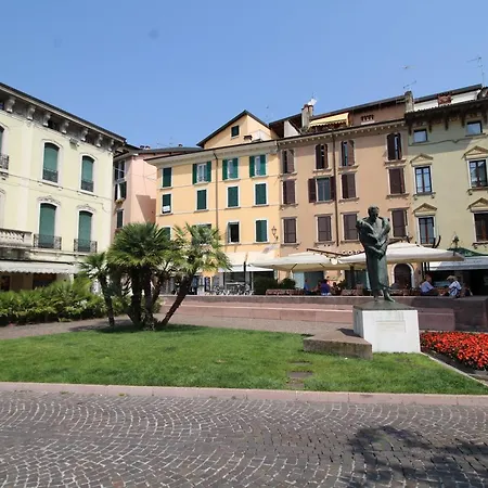 Semesterbostad Zanardelli Square Salò